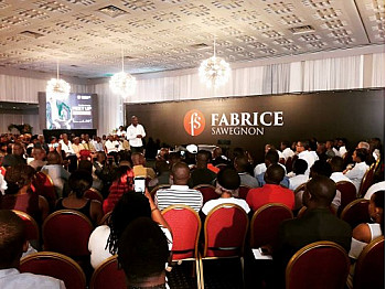 FABRICE SAWEGNON PARLE DE SA VISION POUR LE DEVELOPPEMENT DE LA COMMUNE DU PLATEAU A TRAVERS UN MEET UP