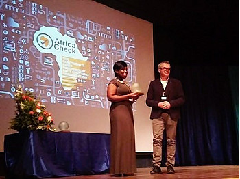 Fact-Checking Awards 2017: Nesmon De Laure de Pôleafrique.info, 2ème meilleure plume de l'Afrique francophone